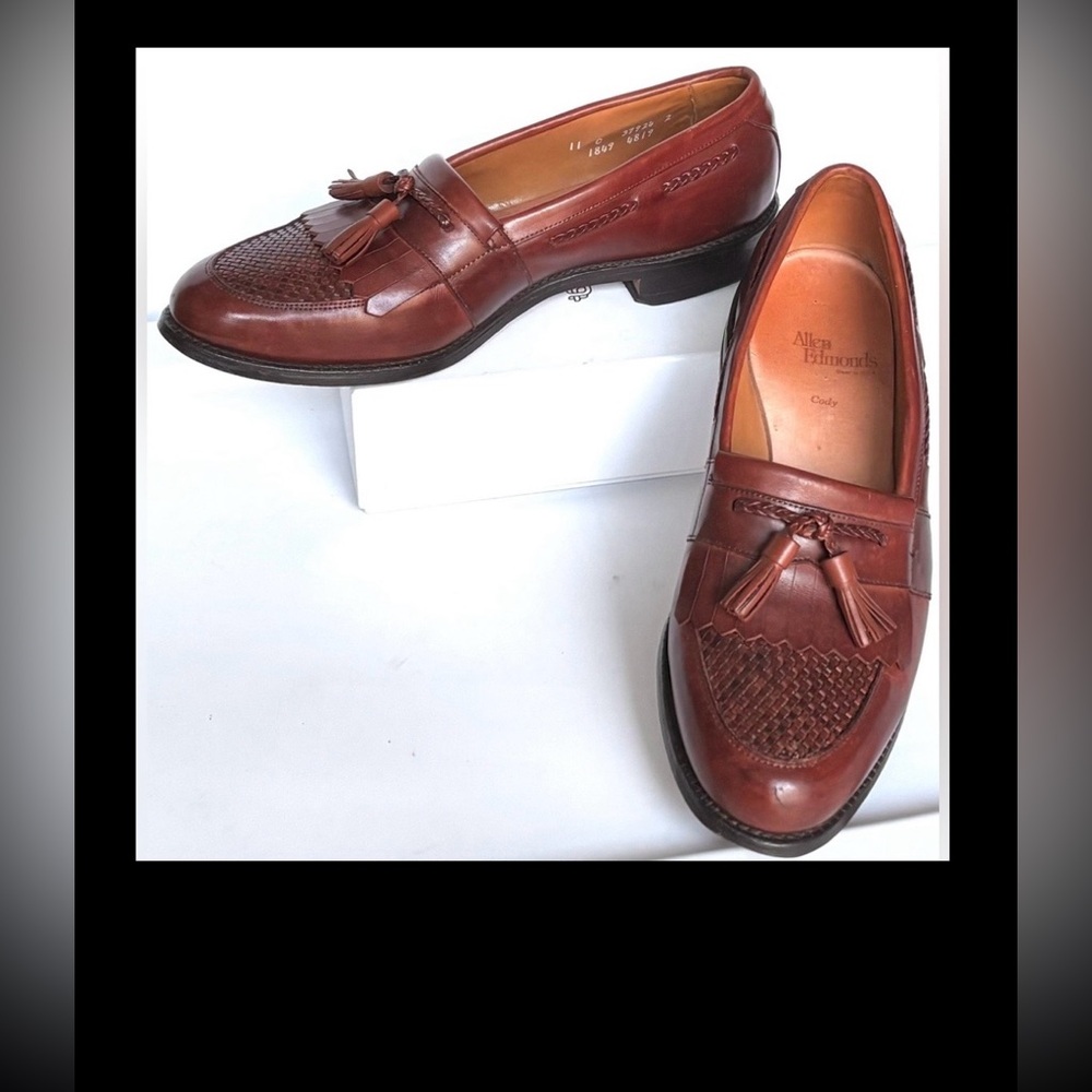 Allen Edmonds Cody Calfskin Leather tassel loafers in Boudreaux Brown Size 11 C